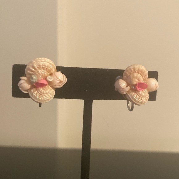 Jewelry - Shell combination earrings with screw back
